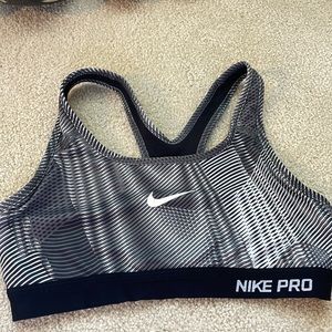 Nike pro sports bra